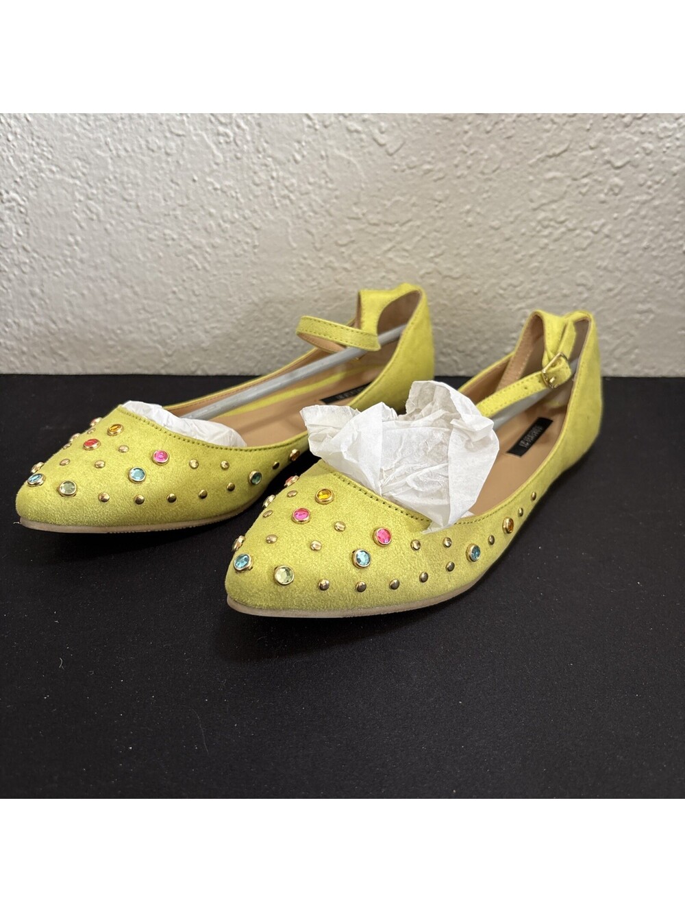 Forever 21 Yellow Faux Suede Crystal Embellished Toe Size 6